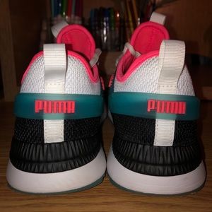 Women’s Puma Tennis Shoes